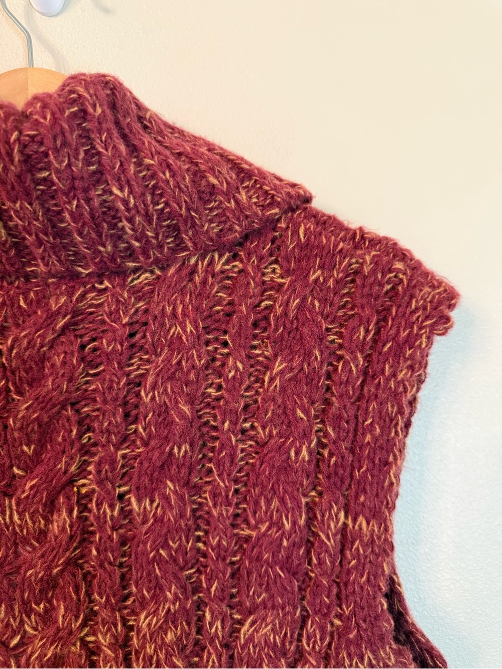 525 America Cozy Ombre Cable Knit Turtleneck Sweater Vest XS NWT - Picture 7 of 9